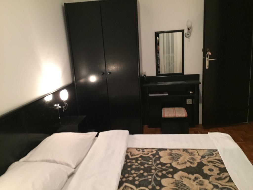 Apartmani Dragovic Свети-Стефан Экстерьер фото